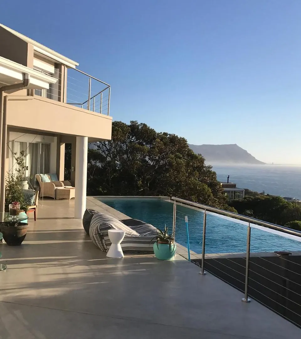 Residence William French Simon's Town 4*,